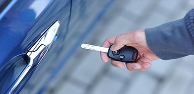 望谟开锁汽车钥匙锁在车里了怎么办？如何开汽车锁